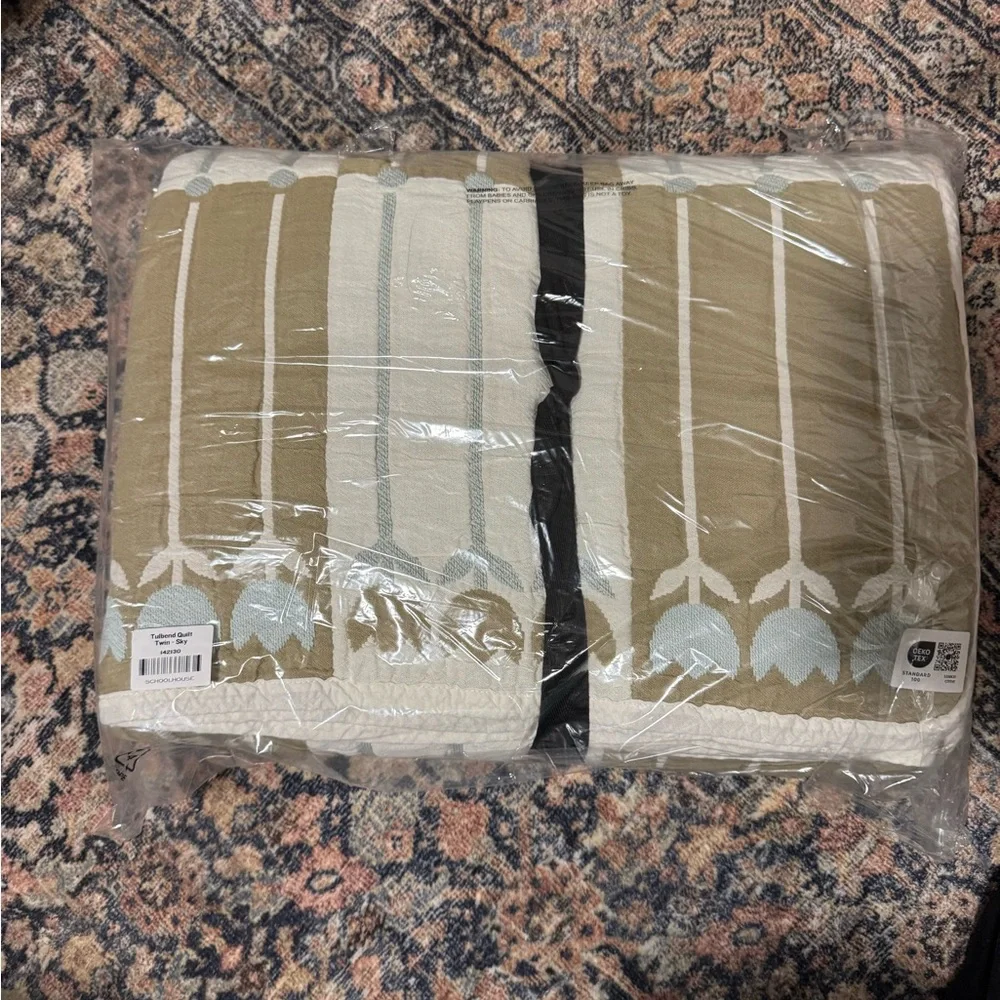 Schoolhouse Electric Tulbend Quilt, light blue, TWIN, NWT! - Picture 4 of 6